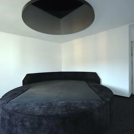 Апартаменты Klamovka Park Apartment Прага