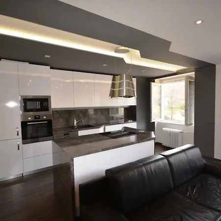 Klamovka Park Apartment